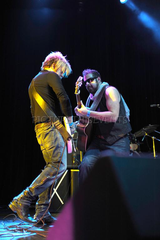 glow_2008.jpg