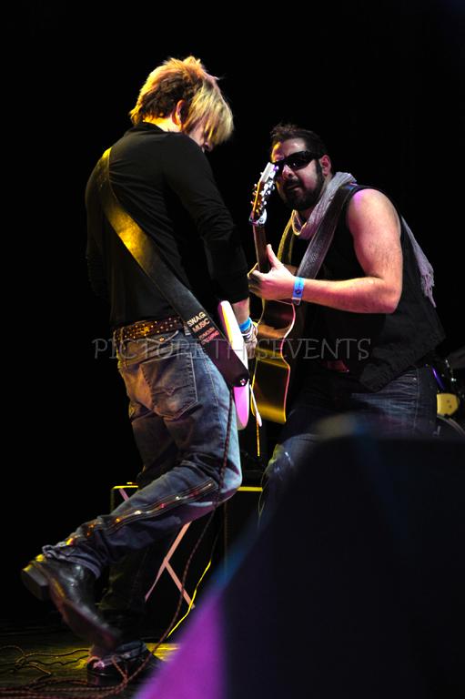 glow_2009.jpg